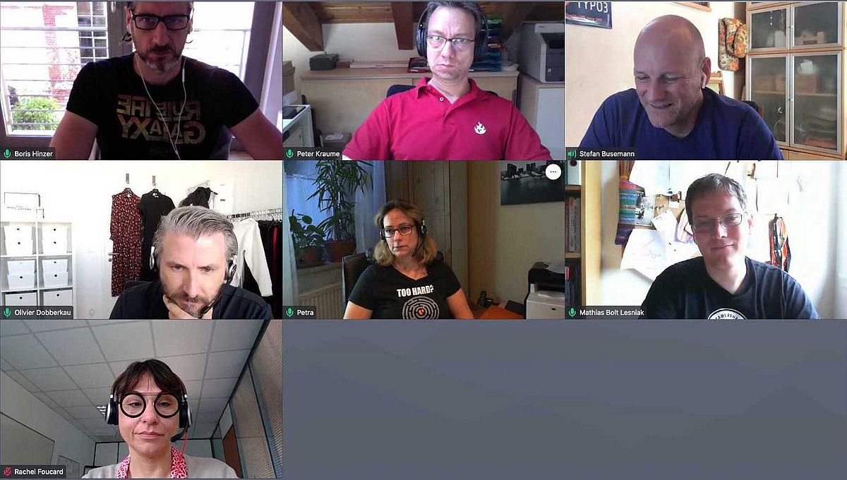 Screenshot of an online meeting with seven members